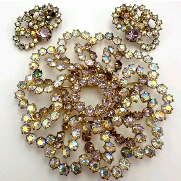 BIG VINTAGE HIGH END LAVENDER AURORA BOREALIS RHINESTONE BROOCH & EARRINGS SET - Picture 1 of 1